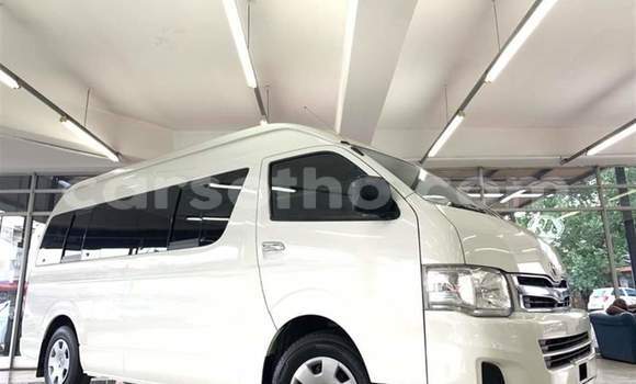 اشتري مستعمل Toyota 4Runner White سيارة في Maseru في Maseru اشتري مستعمل Toyota 4Runner White سيارة في Maseru في Maseru