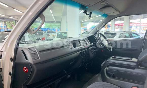 اشتري مستعمل Toyota 4Runner White سيارة في Maseru في Maseru اشتري مستعمل Toyota 4Runner White سيارة في Maseru في Maseru