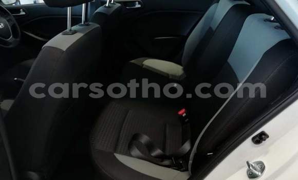 اشتري مستعمل Hyundai i20 White سيارة في Maseru في Maseru اشتري مستعمل Hyundai i20 White سيارة في Maseru في Maseru
