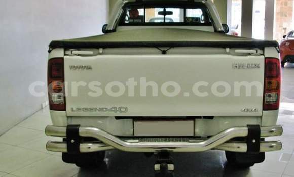 Sayi Na hannu Toyota Hilux White Mota in Maseru a Maseru Sayi Na hannu Toyota Hilux White Mota in Maseru a Maseru