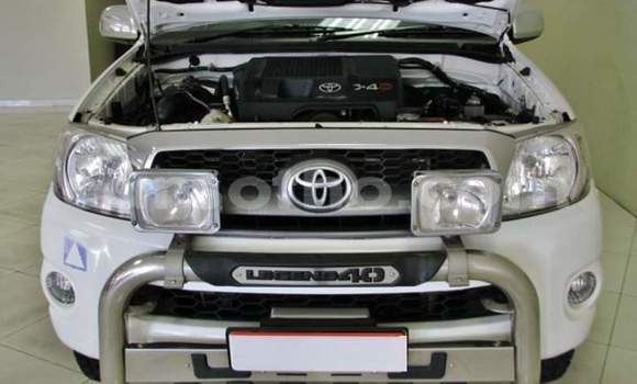 Sayi Na hannu Toyota Hilux White Mota in Maseru a Maseru Sayi Na hannu Toyota Hilux White Mota in Maseru a Maseru