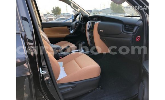 Sayi Imported Toyota Fortuner Black Mota in Import - Dubai a Maseru Sayi Imported Toyota Fortuner Black Mota in Import - Dubai a Maseru