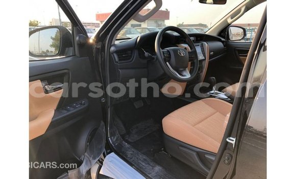 Sayi Imported Toyota Fortuner Black Mota in Import - Dubai a Maseru Sayi Imported Toyota Fortuner Black Mota in Import - Dubai a Maseru