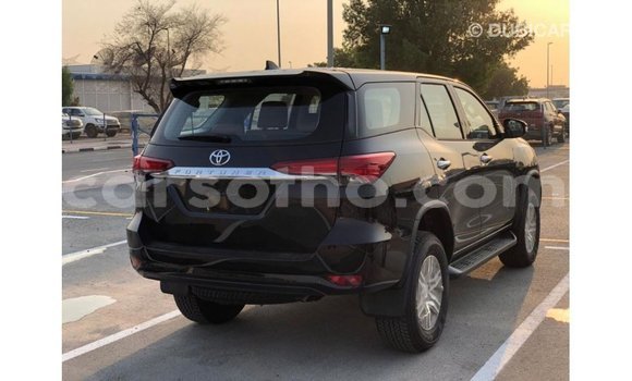 Sayi Imported Toyota Fortuner Black Mota in Import - Dubai a Maseru Sayi Imported Toyota Fortuner Black Mota in Import - Dubai a Maseru