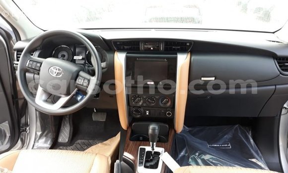 Sayi Imported Toyota Fortuner Black Mota in Import - Dubai a Maseru Sayi Imported Toyota Fortuner Black Mota in Import - Dubai a Maseru