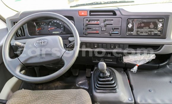 Sayi Imported Toyota Coaster White Mota in Import - Dubai a Maseru Sayi Imported Toyota Coaster White Mota in Import - Dubai a Maseru