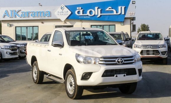 Sayi Imported Toyota Hilux White Mota in Import - Dubai a Maseru Sayi Imported Toyota Hilux White Mota in Import - Dubai a Maseru
