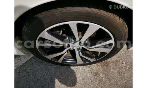 Sayi Imported Nissan Maxima White Mota in Import - Dubai a Maseru Sayi Imported Nissan Maxima White Mota in Import - Dubai a Maseru