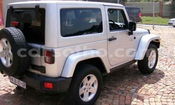 Sayi Na hannu Jeep Wrangler Silver Mota in Maseru a Maseru Sayi Na hannu Jeep Wrangler Silver Mota in Maseru a Maseru