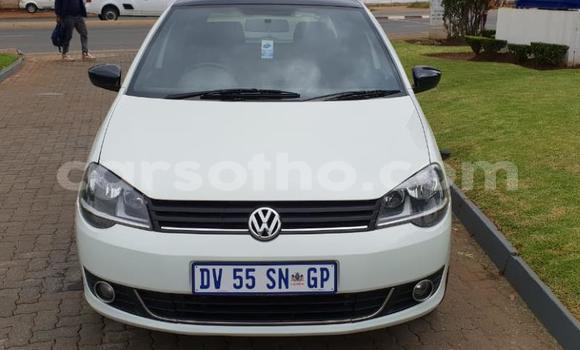 Acheter Occasion Voiture Volkswagen Polo Blanc à Hlotse, Leribe Acheter Occasion Voiture Volkswagen Polo Blanc à Hlotse, Leribe