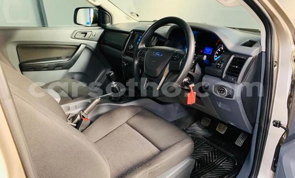 Sayi Na hannu Ford Ranger Silver Mota in Maseru a Maseru Sayi Na hannu Ford Ranger Silver Mota in Maseru a Maseru