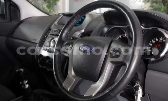 Sayi Na hannu Ford Ranger White Mota in Maseru a Maseru Sayi Na hannu Ford Ranger White Mota in Maseru a Maseru