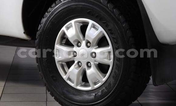 Sayi Na hannu Ford Ranger White Mota in Maseru a Maseru Sayi Na hannu Ford Ranger White Mota in Maseru a Maseru