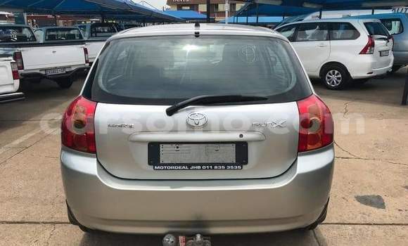 Sayi Na hannu Toyota Runx Silver Mota in Maseru a Maseru Sayi Na hannu Toyota Runx Silver Mota in Maseru a Maseru