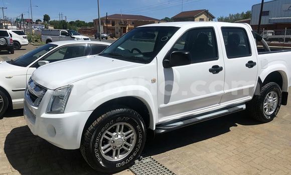 Sayi Na hannu Isuzu KB White Mota in Maseru a Maseru