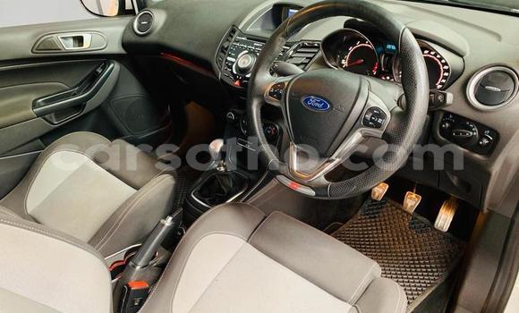 Sayi Na hannu Ford Fiesta ST White Mota in Maseru a Maseru Sayi Na hannu Ford Fiesta ST White Mota in Maseru a Maseru