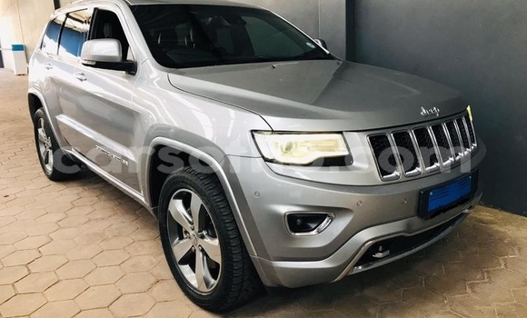 Sayi Na hannu Jeep Grand Cherokee Silver Mota in Maseru a Maseru Sayi Na hannu Jeep Grand Cherokee Silver Mota in Maseru a Maseru