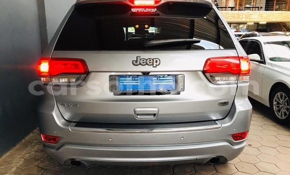 Sayi Na hannu Jeep Grand Cherokee Silver Mota in Maseru a Maseru Sayi Na hannu Jeep Grand Cherokee Silver Mota in Maseru a Maseru