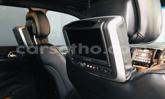 Sayi Na hannu Jeep Grand Cherokee Silver Mota in Maseru a Maseru Sayi Na hannu Jeep Grand Cherokee Silver Mota in Maseru a Maseru