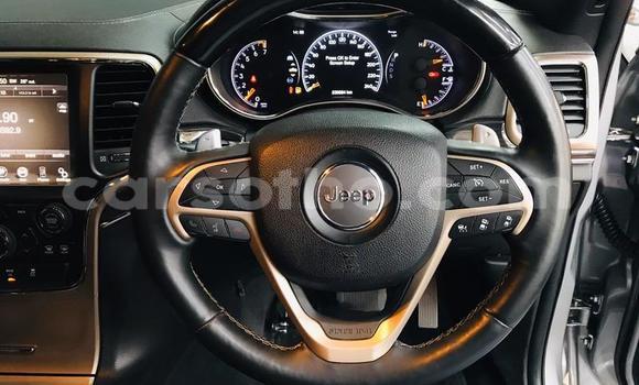 Sayi Na hannu Jeep Grand Cherokee Silver Mota in Maseru a Maseru Sayi Na hannu Jeep Grand Cherokee Silver Mota in Maseru a Maseru
