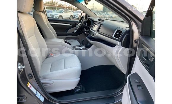 Buy Import Toyota Highlander Other Car in Import - Dubai in Maseru Buy Import Toyota Highlander Other Car in Import - Dubai in Maseru