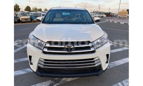 Sayi Imported Toyota Highlander White Mota in Import - Dubai a Maseru Sayi Imported Toyota Highlander White Mota in Import - Dubai a Maseru