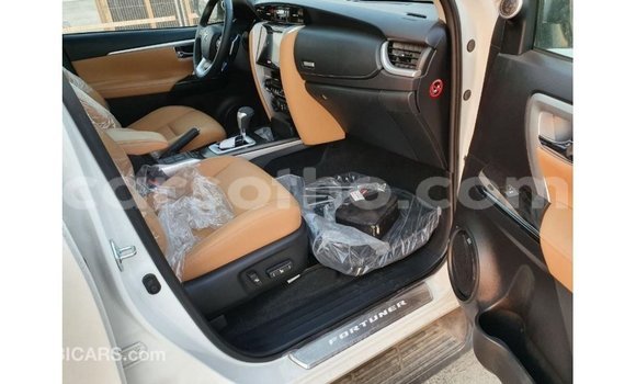 Buy Import Toyota Fortuner White Car in Import - Dubai in Maseru Buy Import Toyota Fortuner White Car in Import - Dubai in Maseru