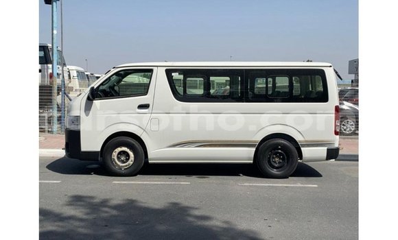 Acheter Import Voiture Toyota Hiace Blanc à Import - Dubai, Maseru Acheter Import Voiture Toyota Hiace Blanc à Import - Dubai, Maseru