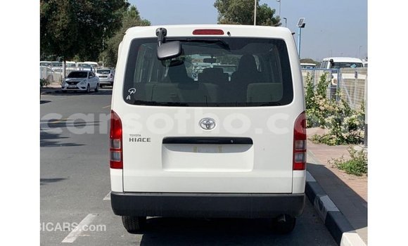 Acheter Import Voiture Toyota Hiace Blanc à Import - Dubai, Maseru Acheter Import Voiture Toyota Hiace Blanc à Import - Dubai, Maseru