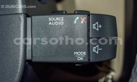 Acheter Import Voiture Renault Duster Blanc à Import - Dubai, Maseru Acheter Import Voiture Renault Duster Blanc à Import - Dubai, Maseru