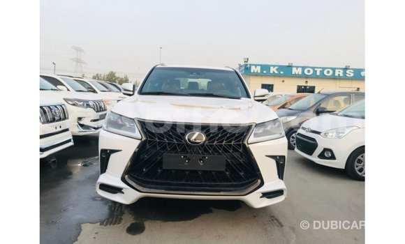 اشتري Imported Lexus LX White سيارة في Import - Dubai في Maseru اشتري Imported Lexus LX White سيارة في Import - Dubai في Maseru