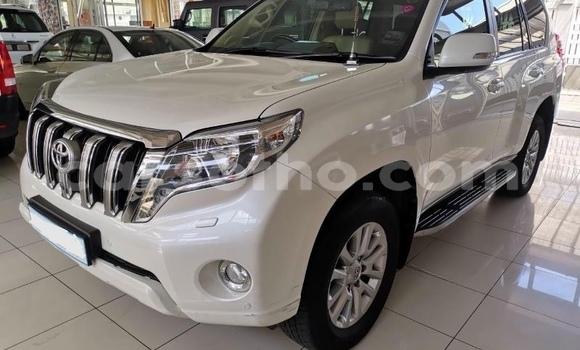 اشتري مستعمل Toyota Land Cruiser Prado White سيارة في Maseru في Maseru اشتري مستعمل Toyota Land Cruiser Prado White سيارة في Maseru في Maseru