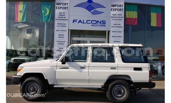 Acheter Import Voiture Toyota Land Cruiser Blanc à Import - Dubai, Maseru Acheter Import Voiture Toyota Land Cruiser Blanc à Import - Dubai, Maseru