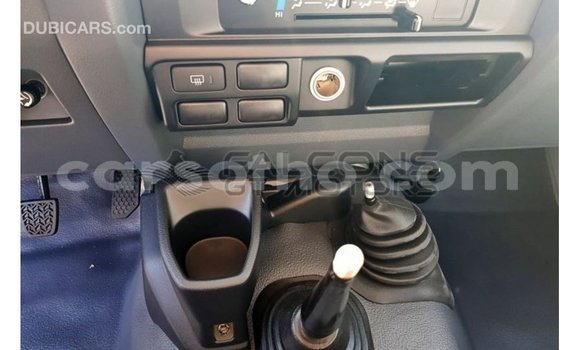 Acheter Import Voiture Toyota Land Cruiser Blanc à Import - Dubai, Maseru Acheter Import Voiture Toyota Land Cruiser Blanc à Import - Dubai, Maseru
