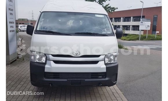 Acheter Import Voiture Toyota Hiace Blanc à Import - Dubai, Maseru Acheter Import Voiture Toyota Hiace Blanc à Import - Dubai, Maseru