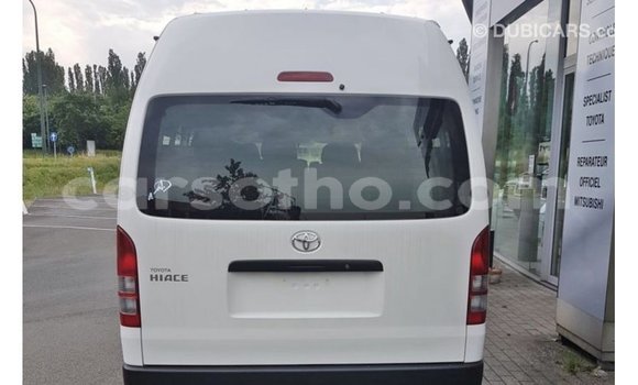Acheter Import Voiture Toyota Hiace Blanc à Import - Dubai, Maseru Acheter Import Voiture Toyota Hiace Blanc à Import - Dubai, Maseru