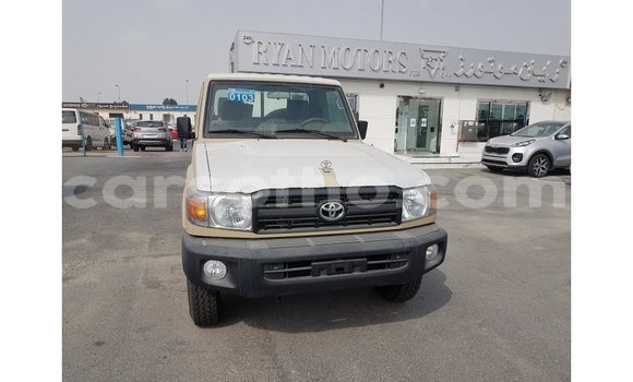 Sayi Imported Toyota Land Cruiser Beige Mota in Import - Dubai a Maseru Sayi Imported Toyota Land Cruiser Beige Mota in Import - Dubai a Maseru