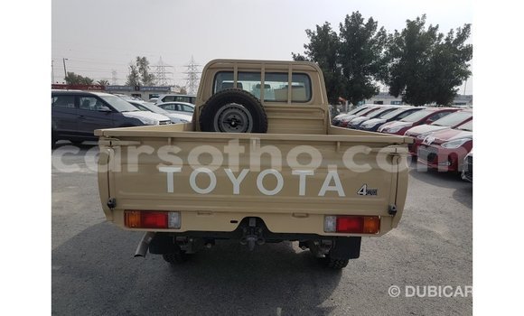 Sayi Imported Toyota Land Cruiser Beige Mota in Import - Dubai a Maseru Sayi Imported Toyota Land Cruiser Beige Mota in Import - Dubai a Maseru