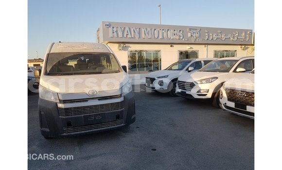 اشتري Imported Toyota Hiace White سيارة في Import - Dubai في Maseru اشتري Imported Toyota Hiace White سيارة في Import - Dubai في Maseru