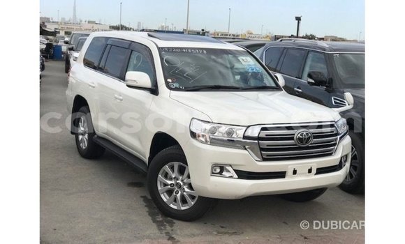 Buy Import Toyota Land Cruiser White Car in Import - Dubai in Maseru Buy Import Toyota Land Cruiser White Car in Import - Dubai in Maseru
