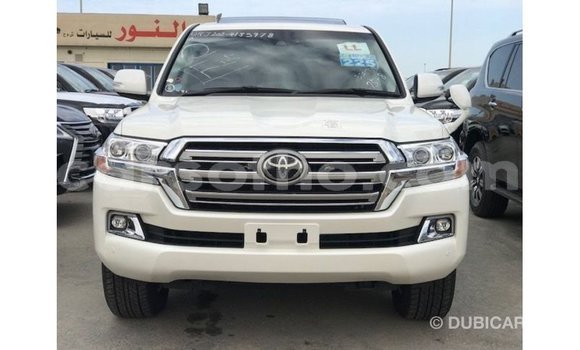 Buy Import Toyota Land Cruiser White Car in Import - Dubai in Maseru Buy Import Toyota Land Cruiser White Car in Import - Dubai in Maseru