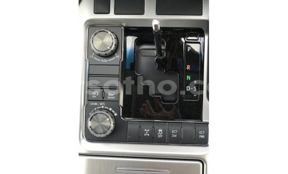 Buy Import Toyota Land Cruiser White Car in Import - Dubai in Maseru Buy Import Toyota Land Cruiser White Car in Import - Dubai in Maseru