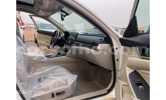 اشتري Imported Honda T White دراجة نارية في Import - Dubai في Maseru اشتري Imported Honda T White دراجة نارية في Import - Dubai في Maseru