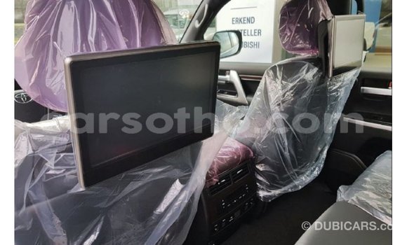 Acheter Import Voiture Toyota Land Cruiser Noir à Import - Dubai, Maseru Acheter Import Voiture Toyota Land Cruiser Noir à Import - Dubai, Maseru