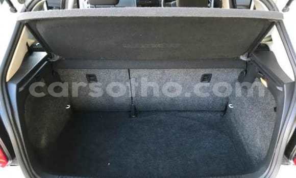 Acheter Occasion Voiture Volkswagen Polo Blanc à Maputsoa, Leribe Acheter Occasion Voiture Volkswagen Polo Blanc à Maputsoa, Leribe