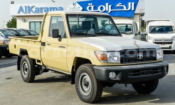 Sayi Imported Toyota Land Cruiser Beige Mota in Import - Dubai a Maseru Sayi Imported Toyota Land Cruiser Beige Mota in Import - Dubai a Maseru