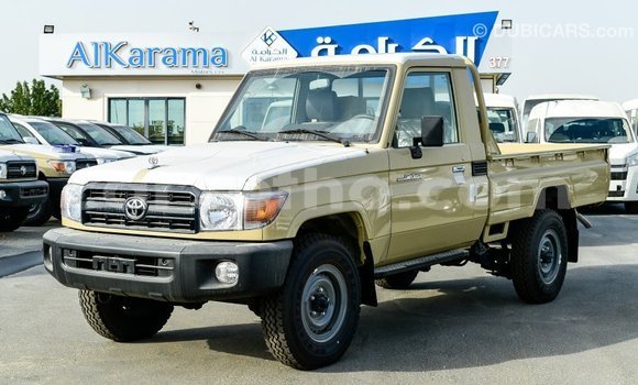 Sayi Imported Toyota Land Cruiser Beige Mota in Import - Dubai a Maseru Sayi Imported Toyota Land Cruiser Beige Mota in Import - Dubai a Maseru