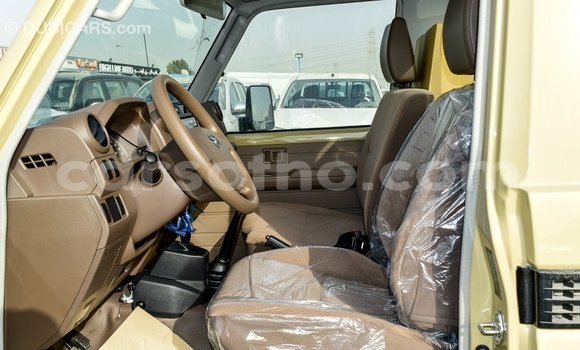 Sayi Imported Toyota Land Cruiser Beige Mota in Import - Dubai a Maseru Sayi Imported Toyota Land Cruiser Beige Mota in Import - Dubai a Maseru
