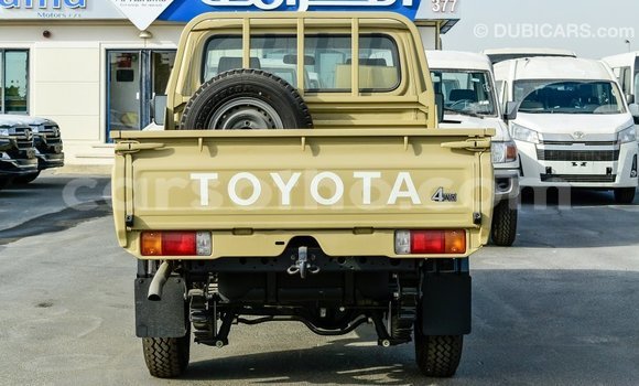 Sayi Imported Toyota Land Cruiser Beige Mota in Import - Dubai a Maseru Sayi Imported Toyota Land Cruiser Beige Mota in Import - Dubai a Maseru