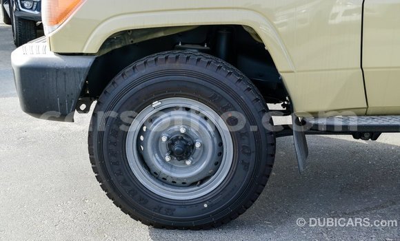 Sayi Imported Toyota Land Cruiser Beige Mota in Import - Dubai a Maseru Sayi Imported Toyota Land Cruiser Beige Mota in Import - Dubai a Maseru